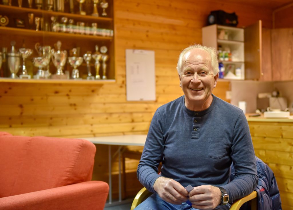 John Gautestad på årsmøtet til Otra IL 21. mars 2019, etter å ha blitt tildelt Otra ILs Ærespris. Foto: Geir Daasvatn